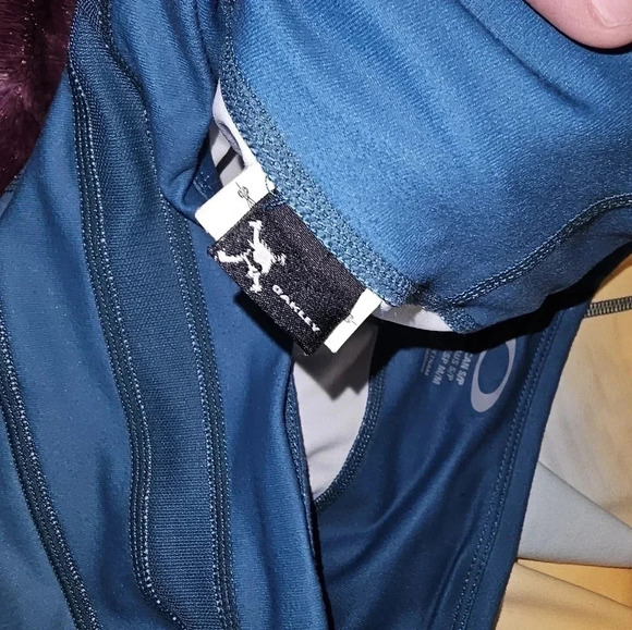 Oakley workout capris Size Small - Picture 2 of 8